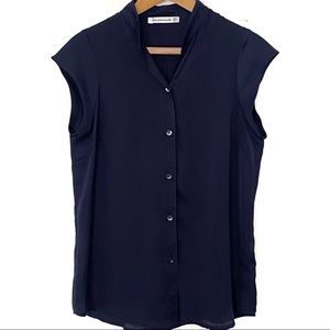 Woman sleeveless blouse